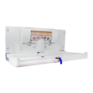 Un cambiador horizontal premium DEQ de color blanco, fabricado en polietileno de alta densidad, diseñado para baños públicos con un diseño que se pliega contra la pared, ocupando poco espacio y ofreciendo una base cóncava para la comodidad del bebé.