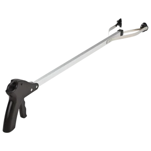 Recogedor con Gatillo DEQ de color gris y negro, con brazo extensible y pinza para agarrar objetos con precisión, diseñado para la recolección de residuos sin necesidad de agacharse, ideal para limpieza profesional.