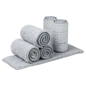 Repuesto de Mopa de Microfibra extrafina de color gris, algunos enrollados y uno extendido, mostrando su textura premium y su diseño ideal para trapeado en seco o húmedo.