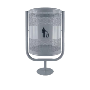 Un Bote de Basura Basculante 73 Litros DEQ de lámina galvanizada perforada en color gris metálico, con una estructura basculante robusta para fácil y eficiente vaciado, ideal para su instalación en grandes exteriores y espacios públicos de alto tráfico.