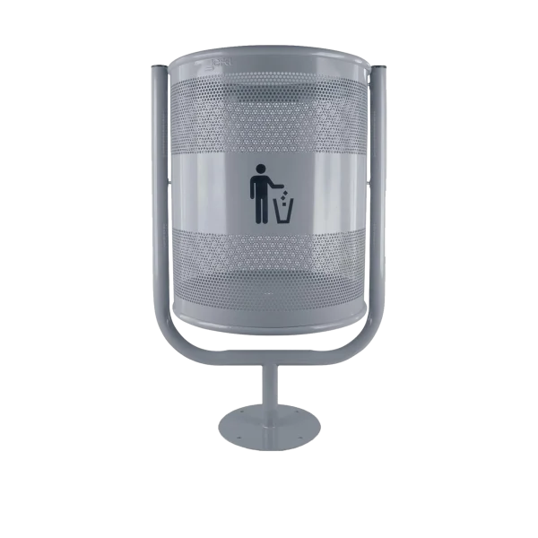 Un Bote de Basura Basculante 73 Litros DEQ de lámina galvanizada perforada en color gris metálico, con una estructura basculante robusta para fácil y eficiente vaciado, ideal para su instalación en grandes exteriores y espacios públicos de alto tráfico.