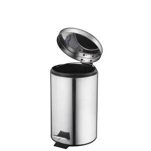 Un Basurero de Acero Inoxidable con Pedal 12 litros, con acabado metálico brillante y una cubeta interior plástica extraíble, diseñado para un uso higiénico sin contacto en baños, cocinas pequeñas y oficinas, aportando estilo y funcionalidad.