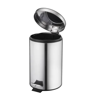 Un Basurero de Acero Inoxidable con Pedal 20 litros, con acabado metálico brillante y una cubeta interior plástica extraíble, diseñado para un uso higiénico sin contacto en cocinas, baños y oficinas, combinando funcionalidad y un estilo moderno.